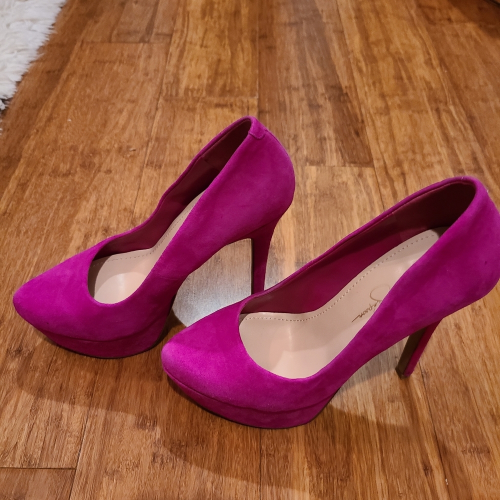 Jessica Simpson pumps